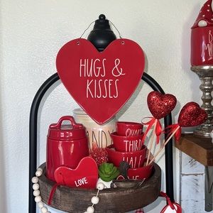 RAE DUNN HUGS & KISSES Ceramic Wall Decor.